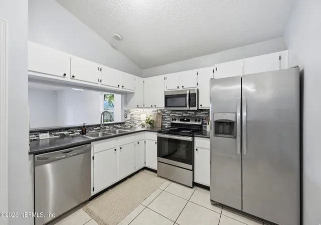 3rd image of 410 Main St, Atlantic Beach, FL 32233 | MLS# 2158594