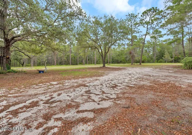 Photo 2 of Single family home for sale at 8237 Forest Hills Rd, Melrose, FL 32666 | MLS# 2158176 | Listing updated on 2026-08-17