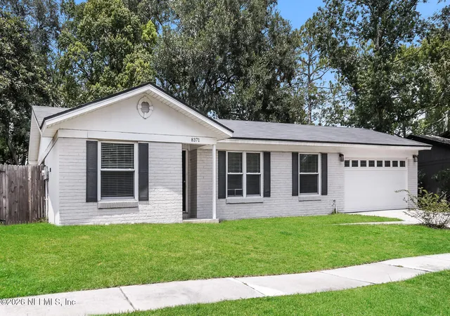 Photo 2 of Single family home for sale at 8371 Pointer Dr N, Jacksonville, FL 32221 | MLS# 2158303 | Listing updated on 2026-09-02