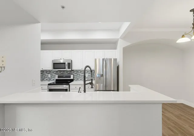 2nd image of 10075 Gate Pkwy #103, Jacksonville, FL 32246 | MLS# 2158325