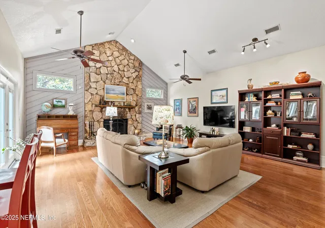 Photo 2 of Single family home for sale at 4654 Ortega Farms Cir, Jacksonville, FL 32210 | MLS# 2158275 | Listing updated on 2026-09-17