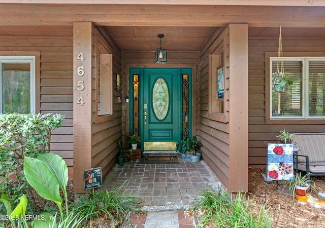 Photo 4 of Single family home for sale at 4654 Ortega Farms Cir, Jacksonville, FL 32210 | MLS# 2158275 | Listing updated on 2026-09-17