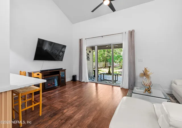 4th image of 1215 Nw 55Th St #7, Gainesville, FL 32605 | MLS# 2158328