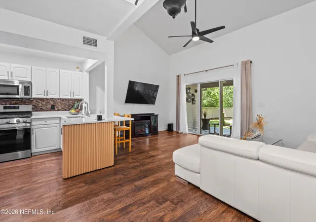 5th image of 1215 Nw 55Th St #7, Gainesville, FL 32605 | MLS# 2158328