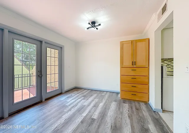 Listing Photo 5 - Condo for sale in building located at 6515 W La Mirada Dr, Jacksonville, FL 32217 - Unit #2