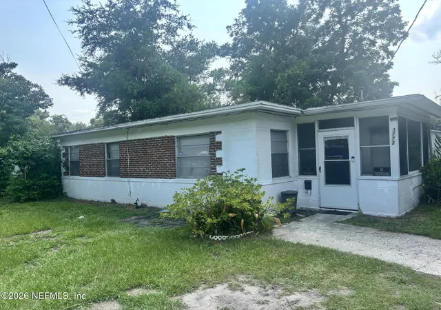 Photo 1 of Sale Pending at 3772 Cactus Ln, Jacksonville, FL 32207 | MLS# 2158393 | Listing updated on 2026-08-10