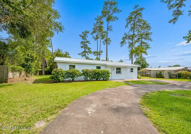 3rd image of 22327 Se 59Th Pl, Hawthorne, FL 32640 | MLS# 2158419