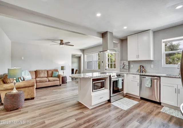 2nd image of 8023 Chateau Dr S, Jacksonville, FL 32221 | MLS# 2158430