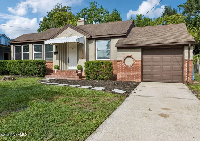 Photo 4 of Single family home for sale at 2246 Redfern Rd, Jacksonville, FL 32207 | MLS# 2158623 | Listing updated on 2026-09-03