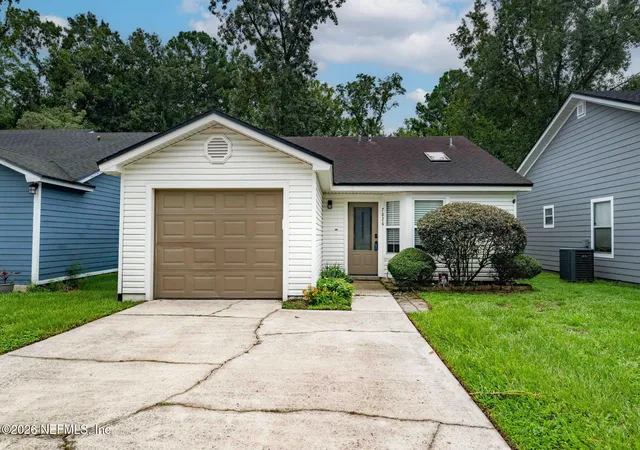 Photo 3 of Single family home for sale at 7826 Aquarius Cir S, Jacksonville, FL 32216 | MLS# 2158809 | Listing updated on 2026-09-29
