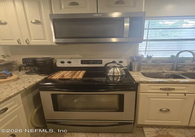 2nd image of 6215 Woodlawn Ct, Jacksonville, FL 32209 | MLS# 2158731