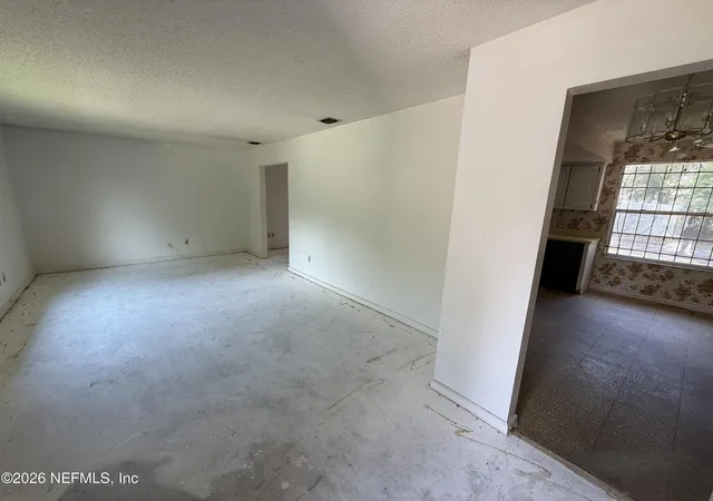 Photo 4 of Sale Pending at 1214 Turtle Crk Dr N, Jacksonville, FL 32218 | MLS# 2158627 | Listing updated on 2026-09-02