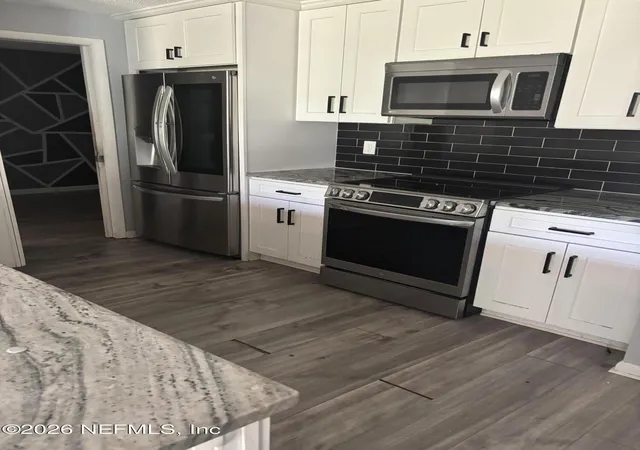 3rd image of 4254 Loys Dr, Jacksonville, FL 32246 | MLS# 2160417