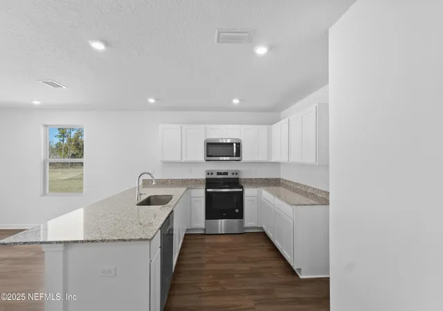 3rd image of 9513 Amelia Ln, Glen Saint Mary, FL 32040 | MLS# 2158779