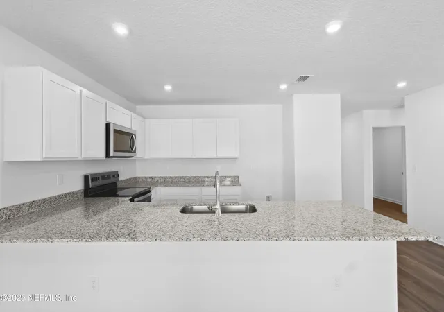 4th image of 9513 Amelia Ln, Glen Saint Mary, FL 32040 | MLS# 2158779