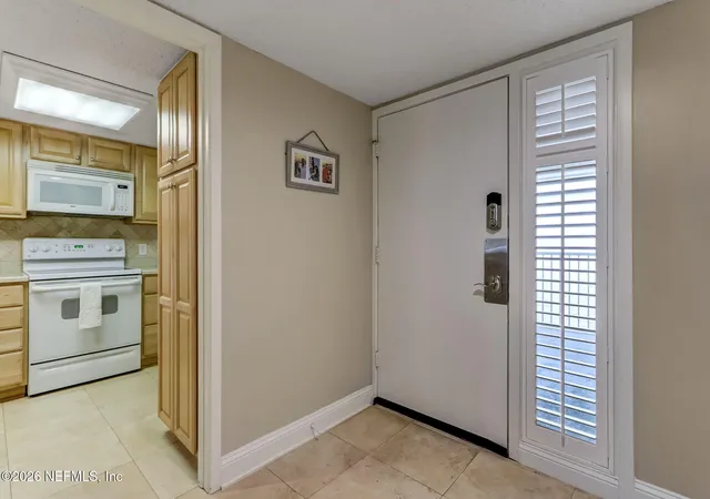 Listing Photo 5 - Condo for sale in building located at 2122 Bch Wood Rd, Fernandina Beach, FL 32034