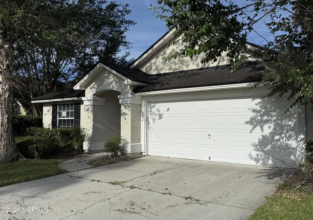 Photo 2 of Sale Pending at 1884 Lake Forest Ln, Fleming Island, FL 32003 | MLS# 2158801 | Listing updated on 2026-09-05