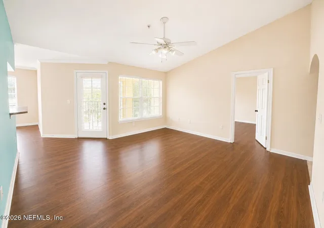 5th image of 7800 Point Meadows Dr #731, Jacksonville, FL 32256 | MLS# 2158920