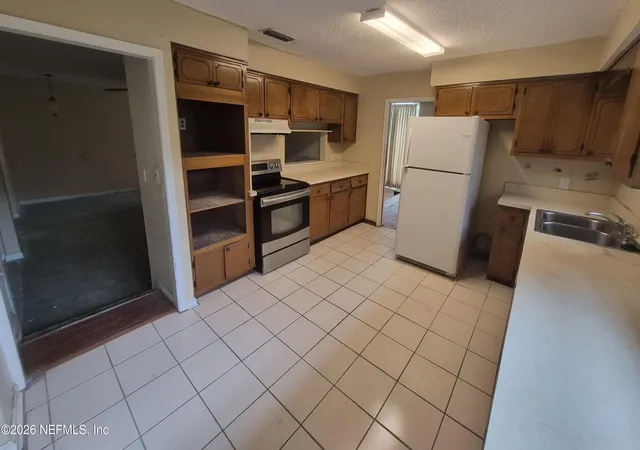 5th image of 6046 Kinnon Dr, Jacksonville, FL 32209 | MLS# 2159305