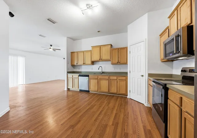 Photo 3 of Sale Pending at 8601 Julia Marie Cir, Jacksonville, FL 32210 | MLS# 2158981 | Listing updated on 2026-10-23