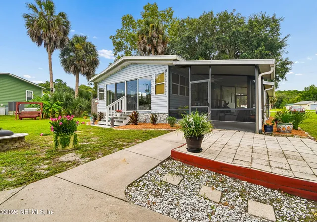 Photo 5 of Manufactured home for sale at 113 S Lake George Dr, Georgetown, FL 32139 | MLS# 2158926 | Listing updated on 2026-08-13