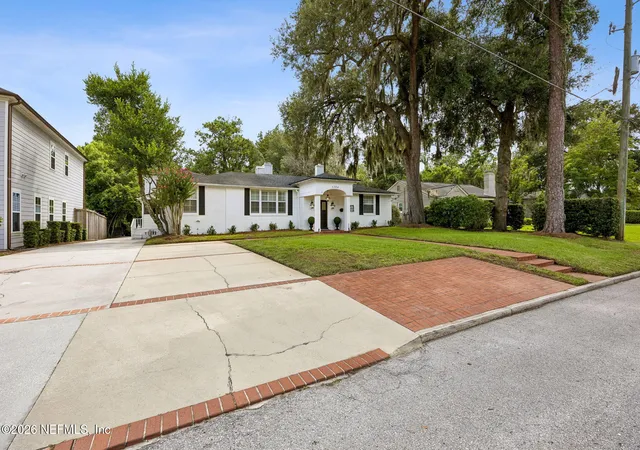 Photo 3 of Single family home for sale at 1204 Morvenwood Rd, Jacksonville, FL 32207 | MLS# 2159057 | Listing updated on 2026-08-16