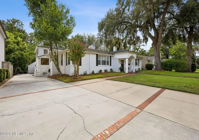 Photo 3 of Single family home for sale at 1204 Morvenwood Rd, Jacksonville, FL 32207 | MLS# 2159057 | Listing updated on 2026-08-16