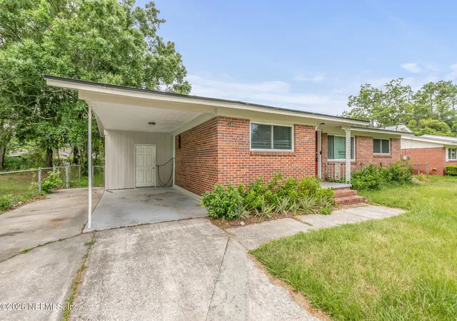 Photo 4 of Single family home for sale at 5246 Devron Dr, Jacksonville, FL 32209 | MLS# 2159112 | Listing updated on 2026-09-02