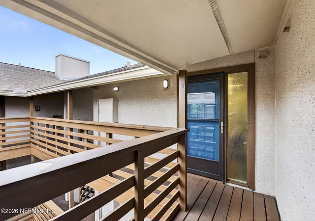 4th image of 1028 4Th St N, Jacksonville Beach, FL 32250