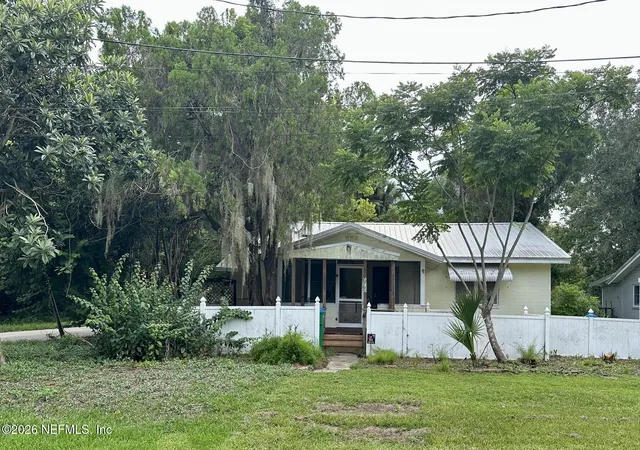 1st image of 414 Chestnut St, Crescent City, FL 32112 | MLS# 2159217