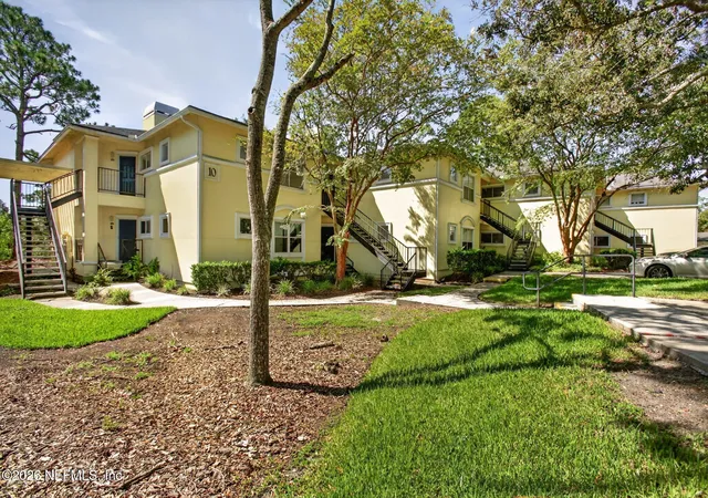 5th image of 1800 The Grns Wy, Jacksonville Beach, FL 32250