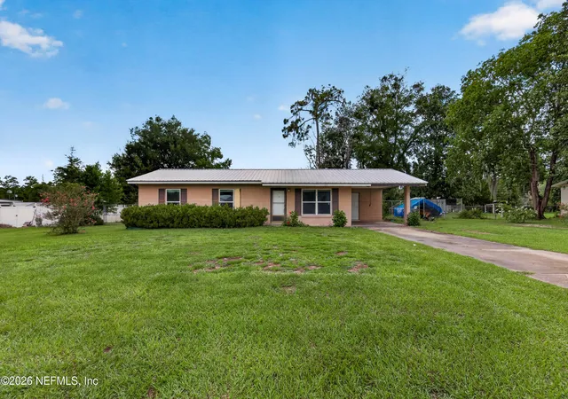 Photo 3 of Single family home for sale at 105 E Rellim Dr, Palatka, FL 32177 | MLS# 2159166 | Listing updated on 2026-08-25
