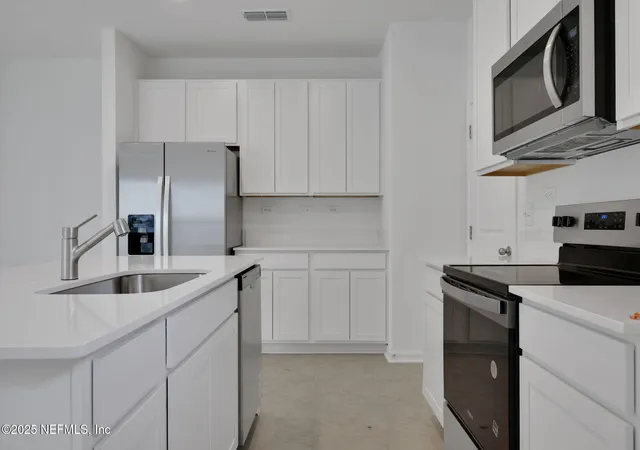 Photo 4 of Townhouse for sale at 3779 Athenian Way, Middleburg, FL 32068 | MLS# 2159241 | Listing updated on 2026-09-20