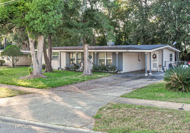 Photo 3 of Single family home for sale at 3008 Carrevero Dr W, Jacksonville, FL 32216 | MLS# 2159256 | Listing updated on 2026-08-31