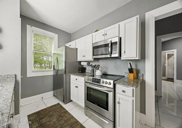 Listing Photo 5 - Condo for sale in building located at 1509 Silver St, Jacksonville, FL 32206