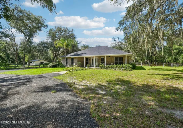 Photo 3 of Single family home for sale at 135 Pearsall Cir, Melrose, FL 32666 | MLS# 2159365 | Listing updated on 2026-08-10