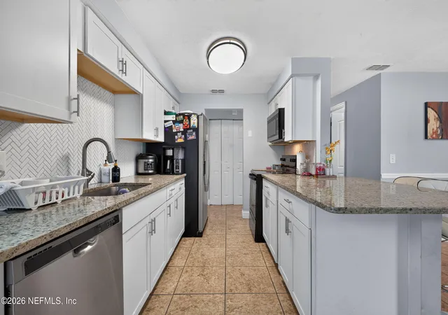 Photo 2 of Single family home for sale at 11622 White Horse Rd, Jacksonville, FL 32246 | MLS# 2159510 | Listing updated on 2026-08-23