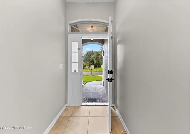 4th image of 13946 Fish Eagle Dr E, Jacksonville, FL 32226 | MLS# 2159373