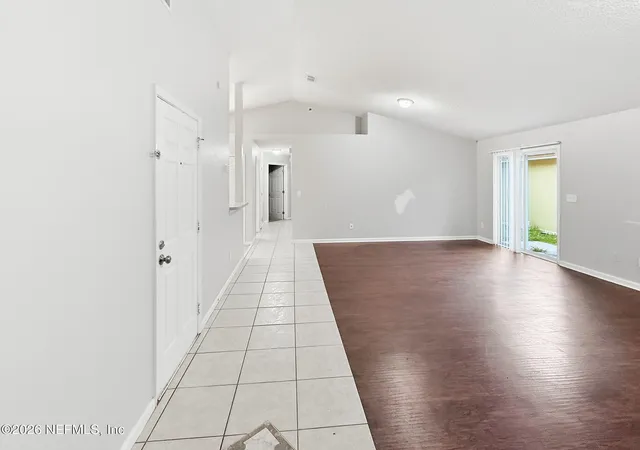 Photo 3 of Sale Pending at 10725 Meadowlea Dr, Jacksonville, FL 32218 | MLS# 2160187 | Listing updated on 2026-08-28