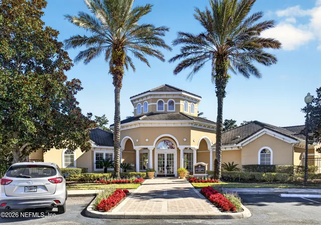 2nd image of 10075 Gate Pkwy N, Jacksonville, FL 32246