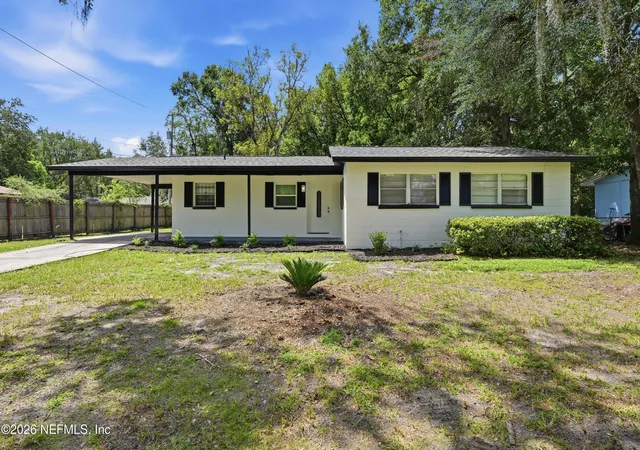 1st image of 1823 Ne 31st Ave N, Gainesville, FL 32609 | MLS# 2159413