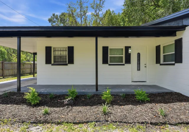 Photo 4 of Single family home for sale at 1823 NE 31st Avenue, Gainesville, FL 32609 | MLS# 2159413 | Listing updated on 2026-08-11