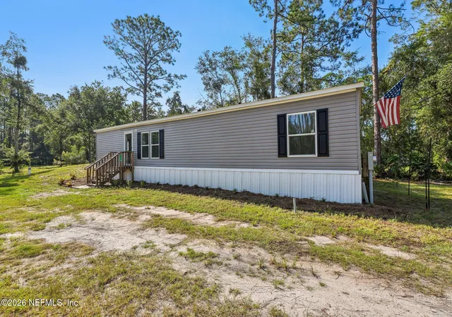 Photo 2 of Manufactured home for sale at 114 Barracuda Dr, Palatka, FL 32177 | MLS# 2160858 | Listing updated on 2026-08-21