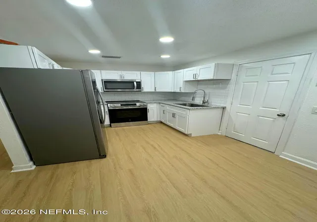3rd image of 2611 Sunny Acres Dr N, Jacksonville, FL 32209 | MLS# 2159468
