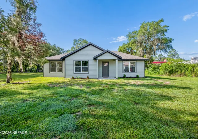 Photo 2 of Single family home for sale at 570 Sw 5th Street, Lake Butler, FL 32054 | MLS# 2159608 | Listing updated on 2026-08-23