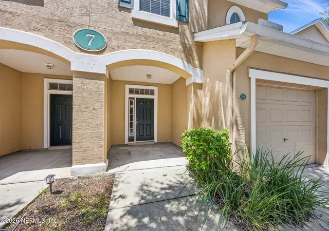 Photo 3 of Townhouse for sale at 5260 Collins Rd #704, Jacksonville, FL 32244 | MLS# 2160954 | Listing updated on 2026-10-05