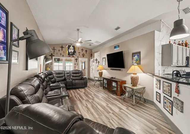 2nd image of 1838 Creekview Dr, Green Cove Springs, FL 32043 | MLS# 2159559