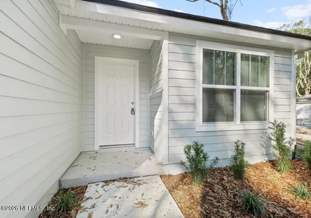 Photo 2 of Single family home for sale at 8040 Siskin Ave, Jacksonville, FL 32219 | MLS# 2159578 | Listing updated on 2026-09-04