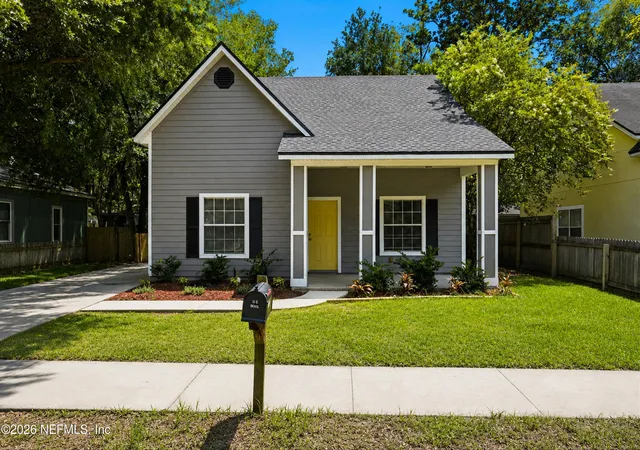 Photo 1 of Single family home for sale at 2152 Sessions Ln, Jacksonville, FL 32207 | MLS# 2160243 | Listing updated on 2026-09-14