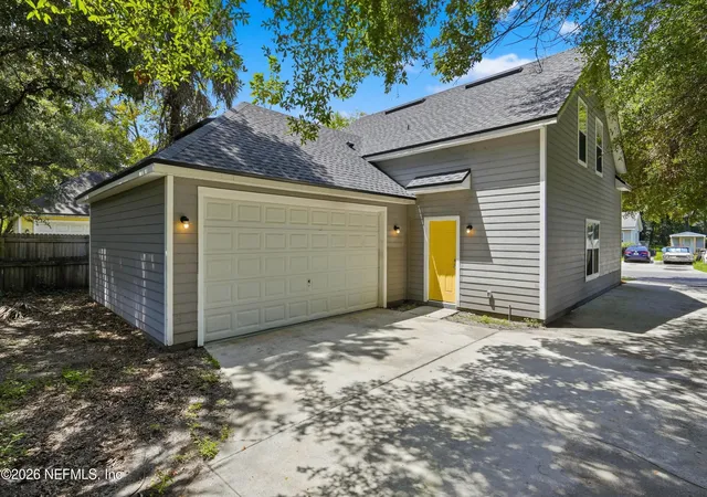 Photo 4 of Single family home for sale at 2152 Sessions Ln, Jacksonville, FL 32207 | MLS# 2160243 | Listing updated on 2026-09-14